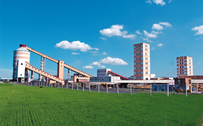 鸡西矿业公司新发煤矿外景